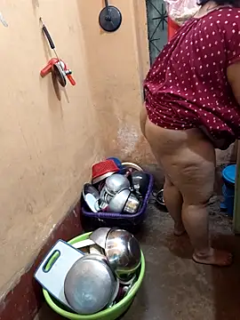 Lizza boudi online show from December 3, 2025, 2:41 am