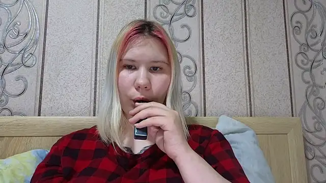 Little kitsune1707 online show from November 25, 2025, 12:05 pm