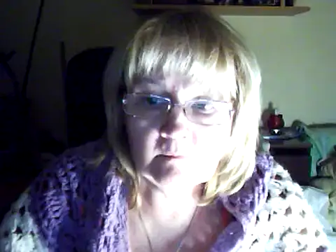 Snapshot of Violet5364 chatting on February 19, 2025, 9:25 pm Violet5364 online show from February 19, 2025, 9:25 pm