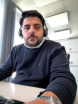 Sex-10-10 online show from November 12, 2025, 10:48 am