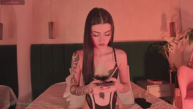 Snapshot of Giselle_royy chatting on June 25, 2026, 1:26 pm Giselle royy online show from June 25, 2026, 1:26 pm