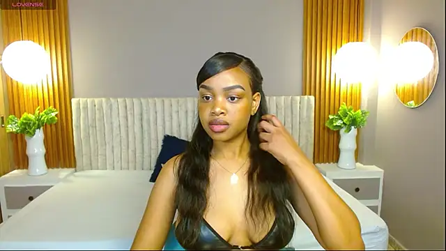Snapshot of TianaSky chatting on March 18, 2025, 7:42 pm TianaSky online show from March 18, 2025, 7:42 pm