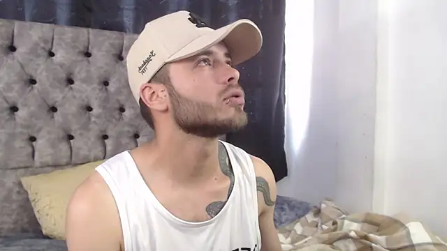 aczino vel online show from February 12, 2025, 9:54 pm