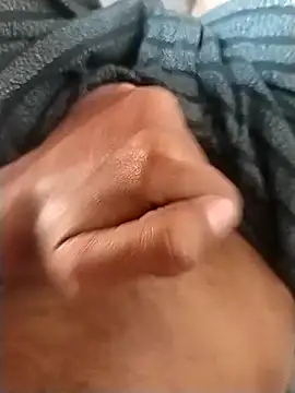 dreamboy3345 online show from November 12, 2025, 4:35 am