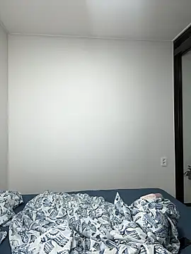 lunalovelee online show from February 26, 2026, 9:52 am