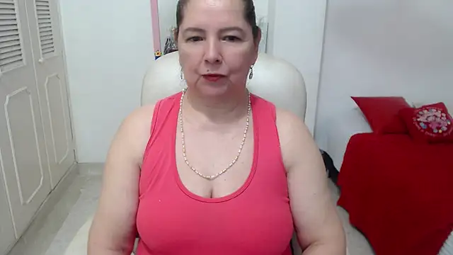 leonela 69 online show from June 3, 2026, 10:15 pm