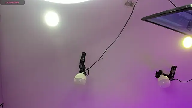 EmiliaRose  online show from February 26, 2026, 9:25 pm