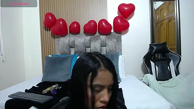 natasha steele online show from February 19, 2025, 7:48 pm