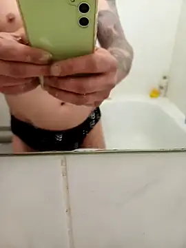 flo000031 online show from March 21, 2025, 11:34 pm