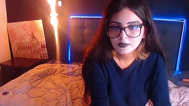 scarleth shadow online show from February 17, 2025, 4:31 am
