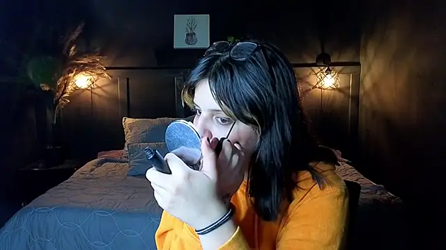 scarleth shadow online show from September 14, 2025, 2:22 am