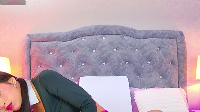 YesyHills online show from March 18, 2026, 11:57 am