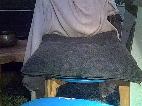 createur34 online show from April 10, 2026, 9:19 pm