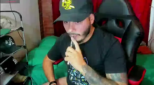 ragnar lothbrok777 online show from March 5, 2025, 10:54 pm