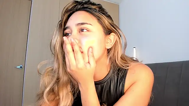 Hornyholly   online show from January 10, 2026, 4:53 pm