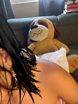 Snapshot of ZafiroKlein chatting on October 31, 2025, 9:05 pm ZafiroKlein online show from October 31, 2025, 9:05 pm