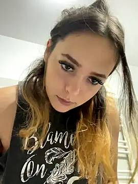 Pussy4564N online show from September 29, 2025, 12:43 pm