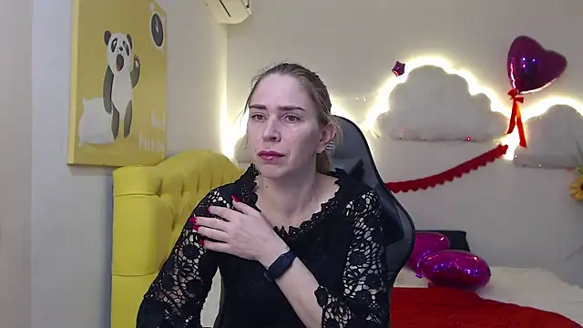 Snapshot of TessaDaybreak chatting on March 16, 2025, 7:26 am TessaDaybreak online show from March 16, 2025, 7:26 am