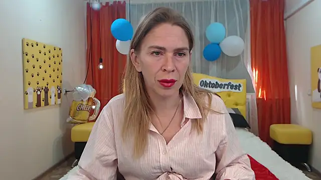 Snapshot of TessaDaybreak chatting on September 25, 2025, 6:28 am TessaDaybreak online show from September 25, 2025, 6:28 am