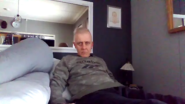 Teemu online show from March 18, 2025, 3:42 pm