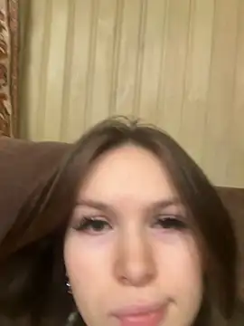 -Amora online show from December 3, 2025, 12:14 pm