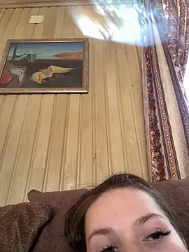 -Amora online show from February 9, 2026, 12:31 pm