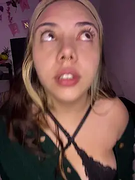 Snapshot of _ivyginger chatting on February 8, 2026, 10:57 pm ivyginger online show from February 8, 2026, 10:57 pm