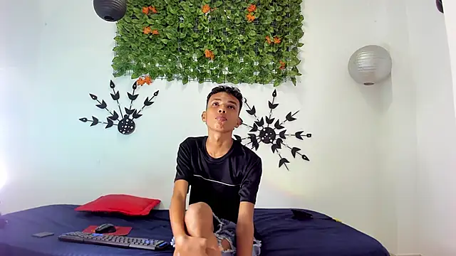 Snapshot of Calvin_Ford chatting on February 15, 2025, 2:58 am Calvin Ford online show from February 15, 2025, 2:58 am