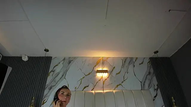 EvaMillins online show from December 20, 2025, 4:08 am