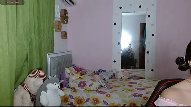 Violett 11 online show from October 28, 2025, 11:29 pm