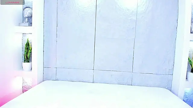 MiaMistrex online show from September 25, 2025, 4:38 am