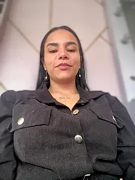 Naatalia online show from October 7, 2025, 5:21 pm