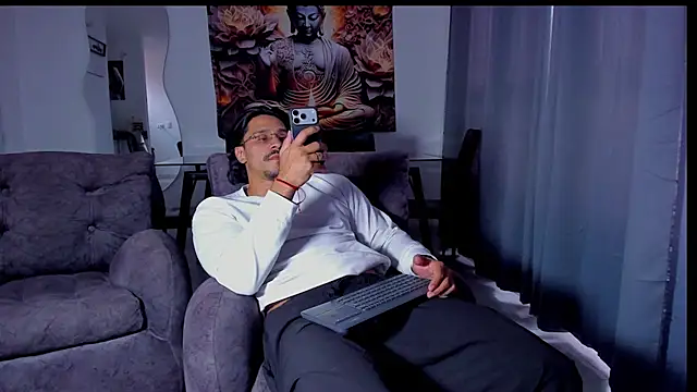 Valentino Dosantos  online show from February 13, 2026, 8:27 pm