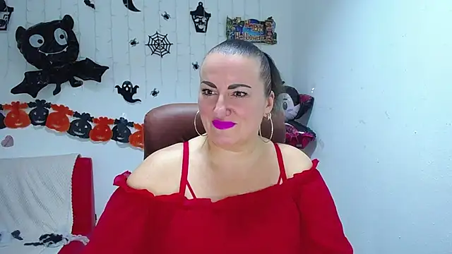 DianaMGG online show from November 4, 2025, 6:23 am