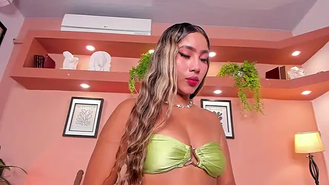 SofiaBennett  online show from December 4, 2025, 12:25 pm