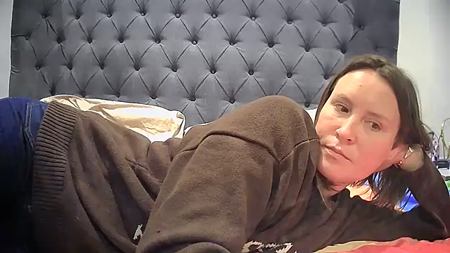 eatmypie69 online show from February 22, 2026, 7:23 pm