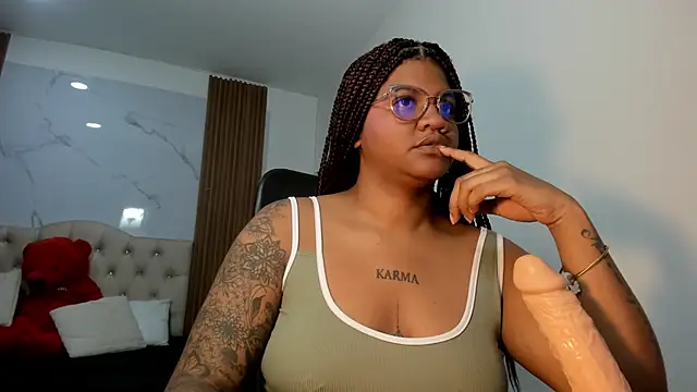 ZahraRose online show from February 18, 2026, 8:27 pm