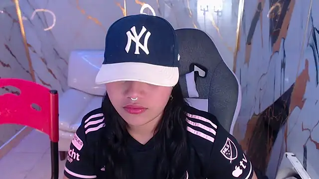 melany rouse18 online show from October 5, 2025, 12:58 pm