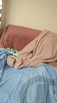 Loly2025 online show from March 20, 2025, 5:04 pm