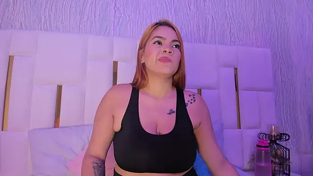 Snapshot of hillary_uckerman_ chatting on February 3, 2026, 11:26 am hillary uckerman online show from February 3, 2026, 11:26 am