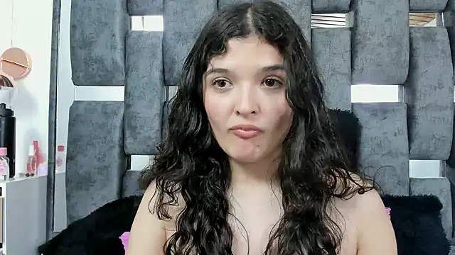 ARTEMISAKIM online show from October 10, 2025, 3:33 pm