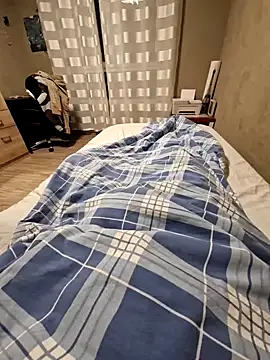 Snapshot of DerechteJunge chatting on February 14, 2025, 2:28 am DerechteJunge online show from February 14, 2025, 2:28 am