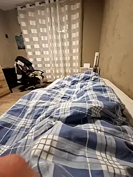 Snapshot of DerechteJunge chatting on February 16, 2025, 3:47 am DerechteJunge online show from February 16, 2025, 3:47 am