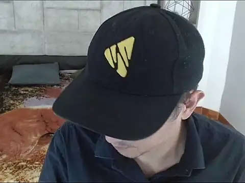 JhonTorres018 online show from March 3, 2026, 7:20 pm