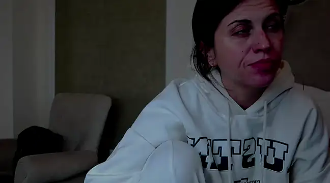 ScarlettShine online show from February 18, 2025, 6:26 pm