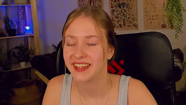 EveMundie online show from March 17, 2025, 8:19 pm