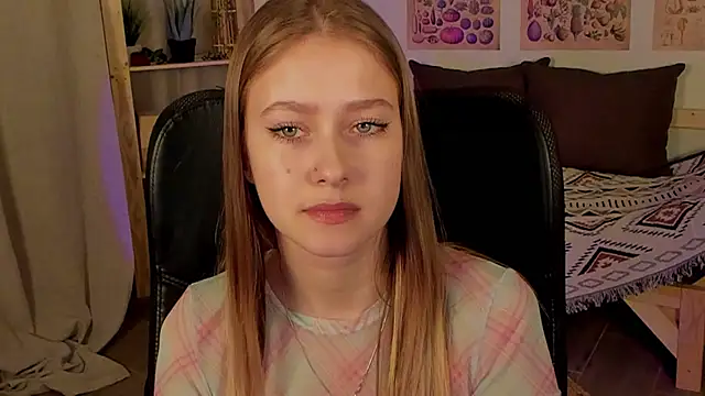 EveMundie online show from March 20, 2025, 5:04 pm