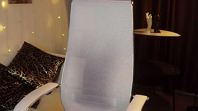 EveMundie online show from December 15, 2025, 6:28 am