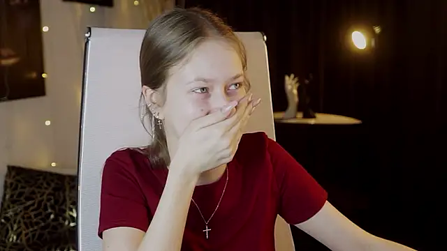 EveMundie online show from March 12, 2026, 6:19 am