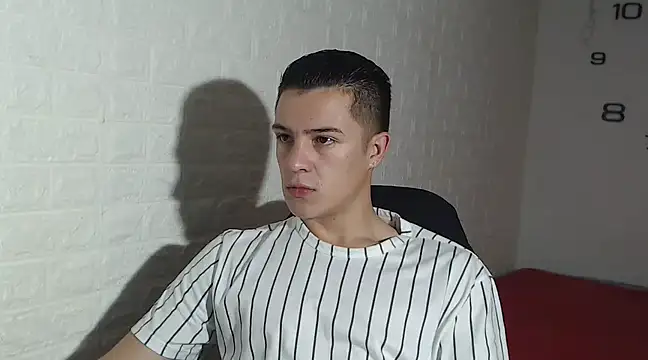 CamiloBeltran  online show from March 14, 2025, 12:51 pm